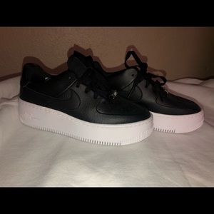 Black platform Nike